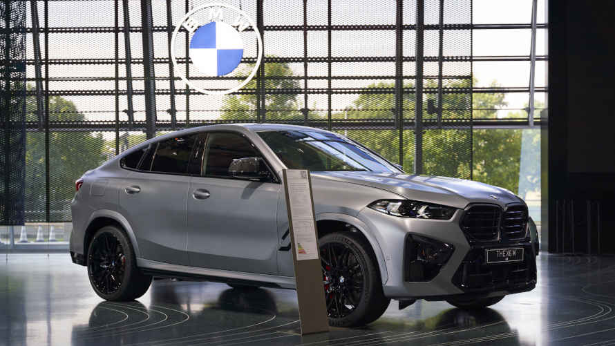THE X6 M. Frozen Pure Grey metallic. THE X6 M. Frozen Pure Grey metallic.